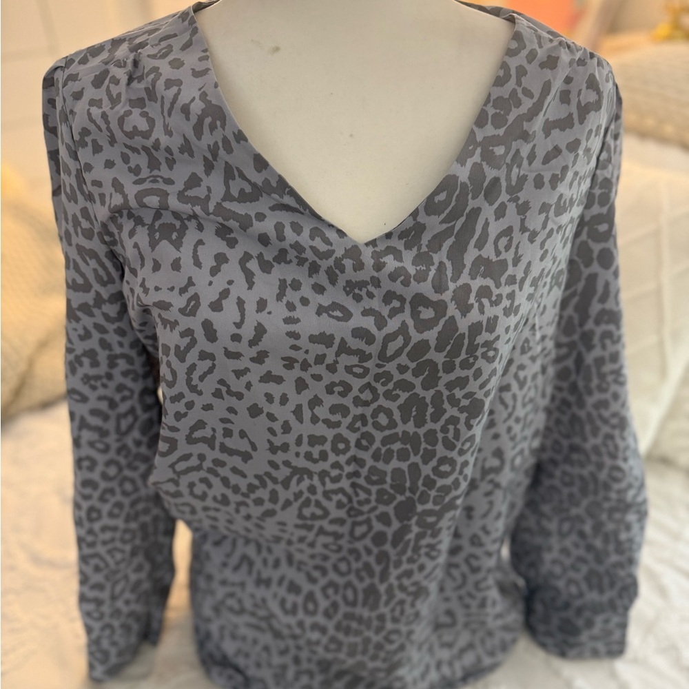 Cynthia Steffe Gray Animal Print Top